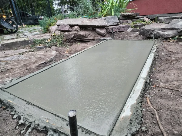 Finished concrete stair landing in Missoula.